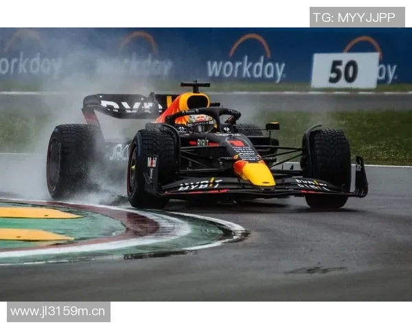 F1赛车手心理状态与赛道表现关系的综合研究探索 F1赛车手心理状态与赛道表现关系的综合研究探索